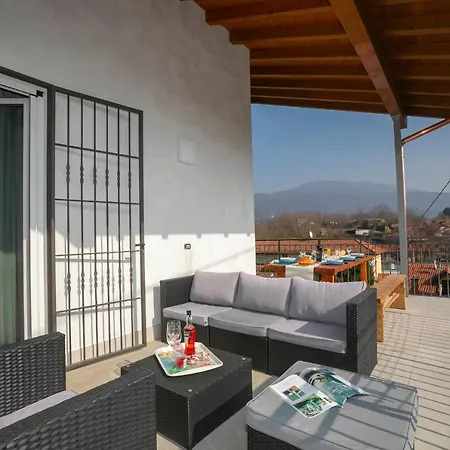 Villa Sleeps 8 Pool Besozzo
