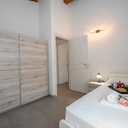 Sleeps 8 Pool
