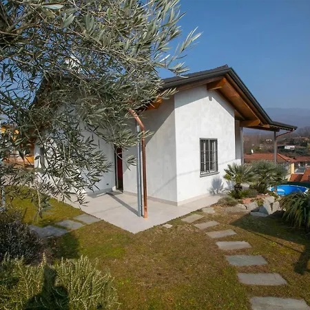 Sleeps 8 Pool Villa