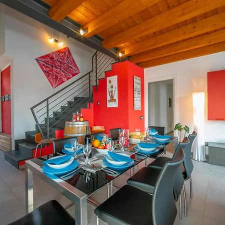 Sleeps 8 Pool